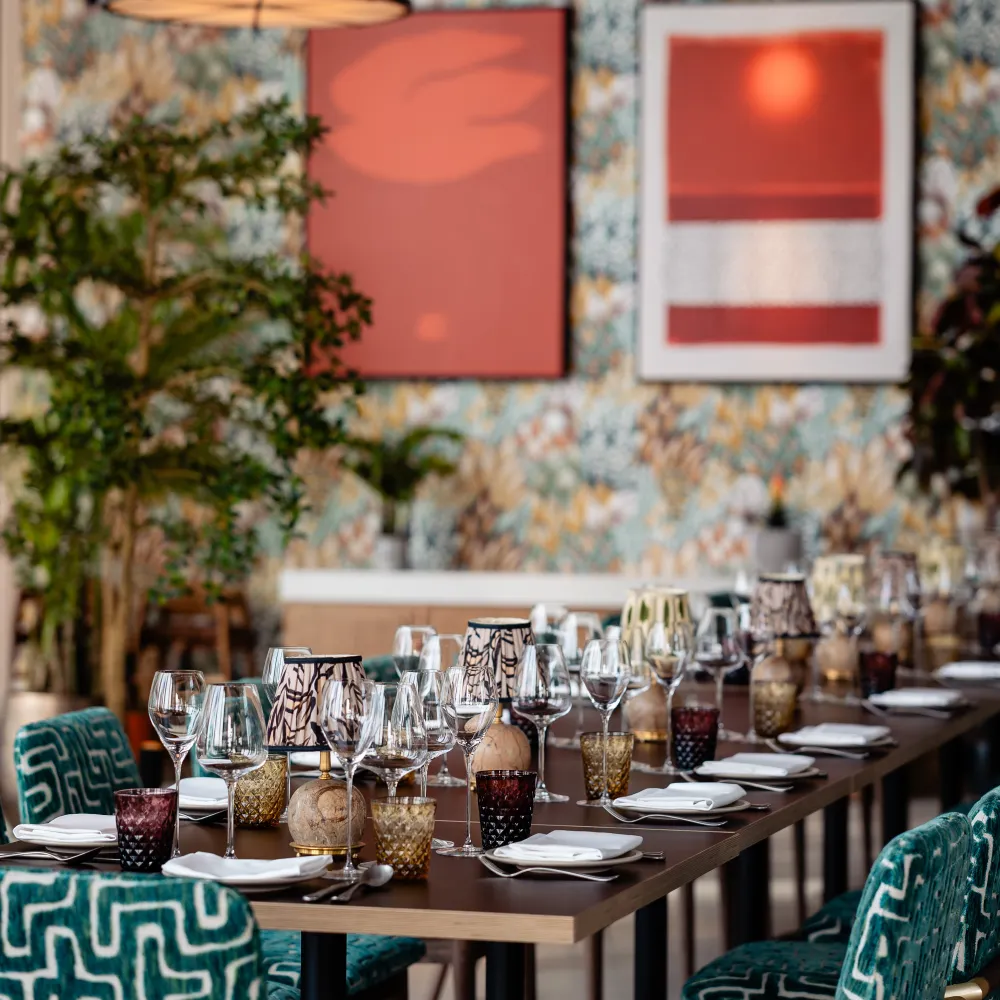 A long table inside the Elemente