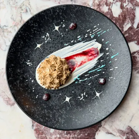 Dessert of th three-course dinner named Comet C 