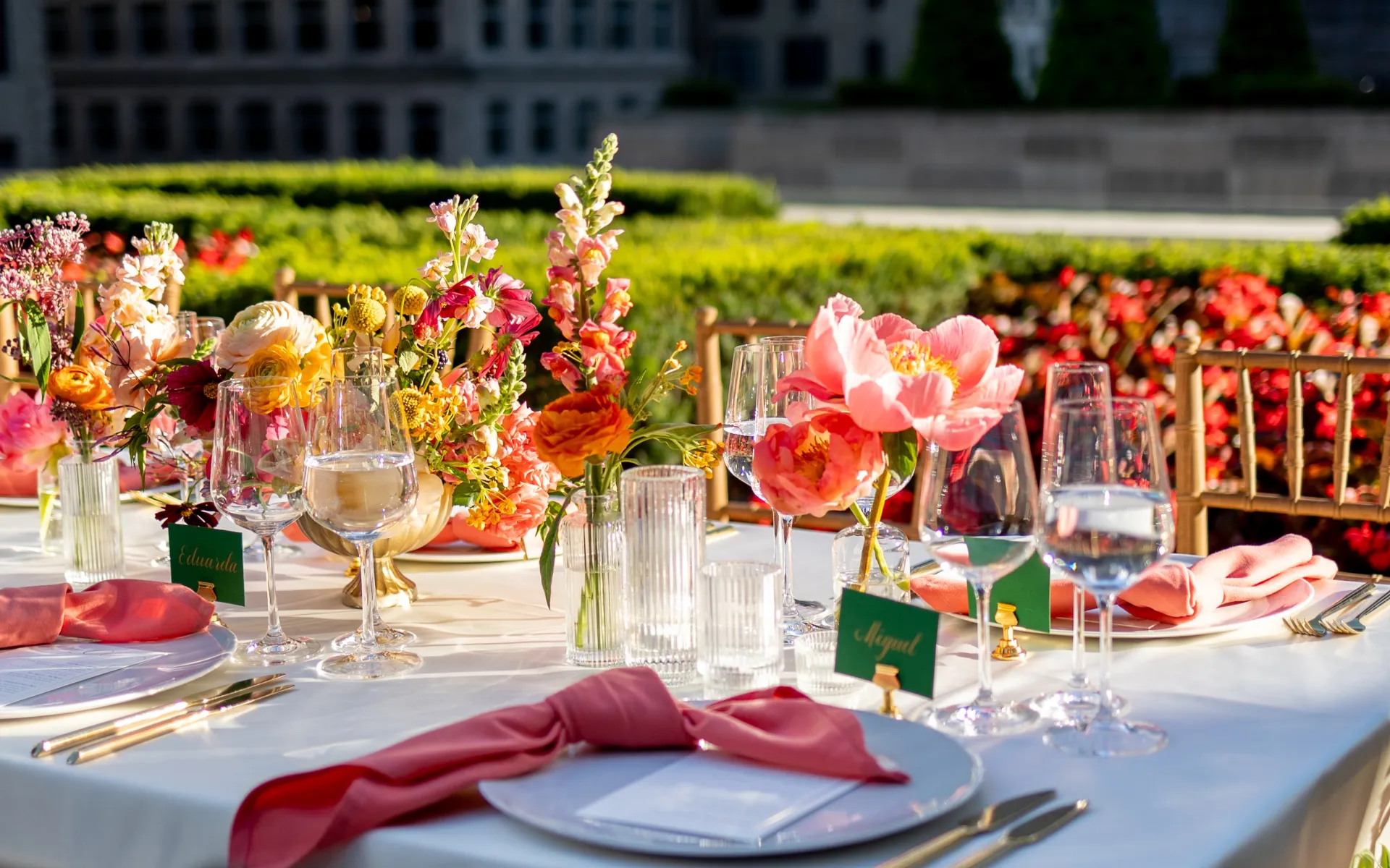 Loft & Garden Wedding Table Setting Flowers