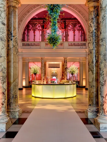 V&A
