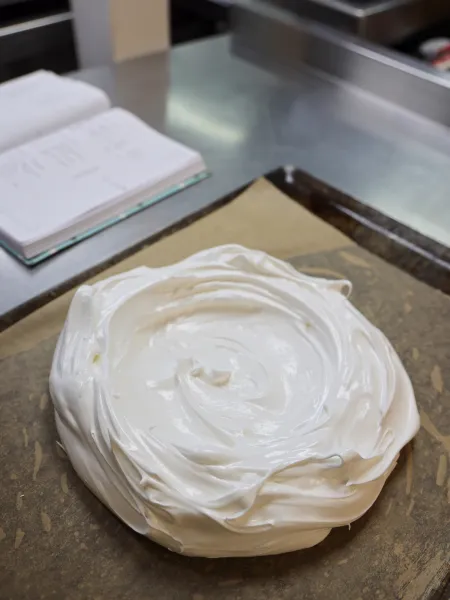 Autumn Fruits Pavlova Recipe