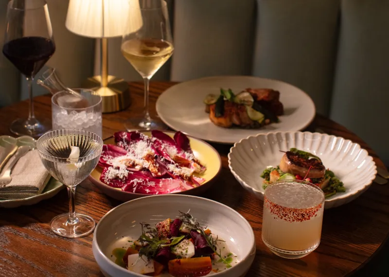 Leo Restaurant & Bar